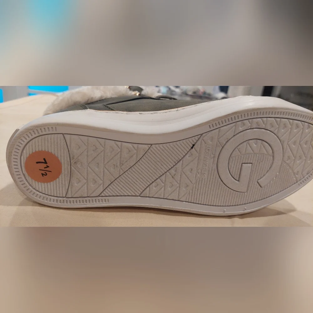 Cozy Women's Winter Boots with Faux Fur - Black and Cream - Picture 7 of 9